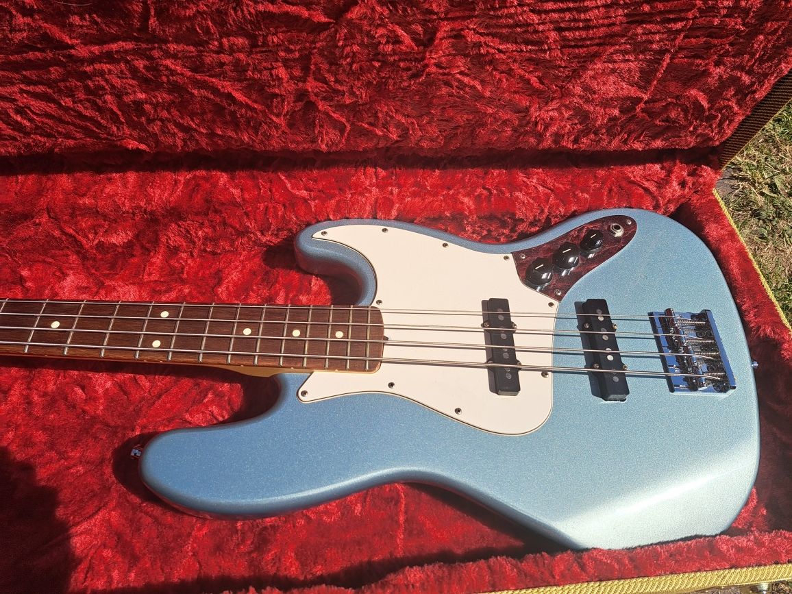 Gitara basowa Fender