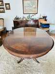 Mesa de jantar extensível em madeira