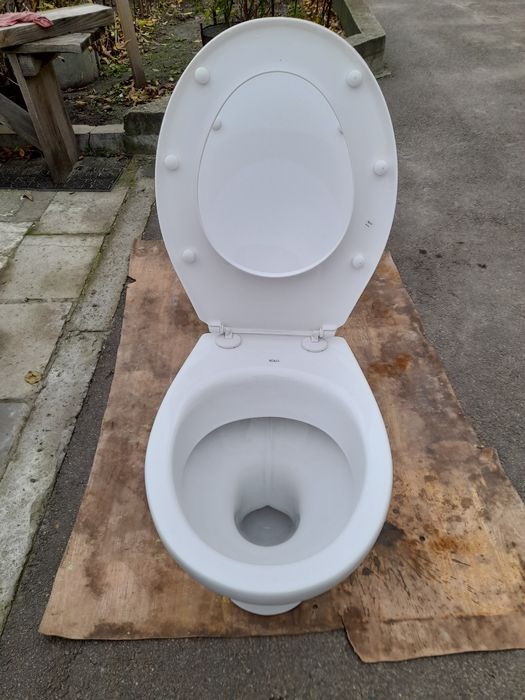 Унітаз + гофра. Чисті. Осокорки.