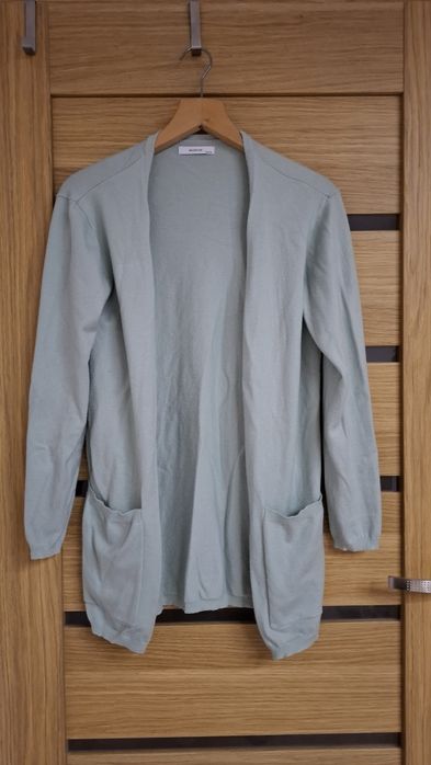 Sweterek kardigan 158 z kieszeniami