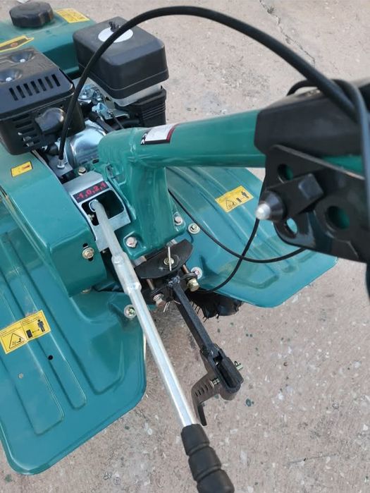 Moto enchada a gasolina