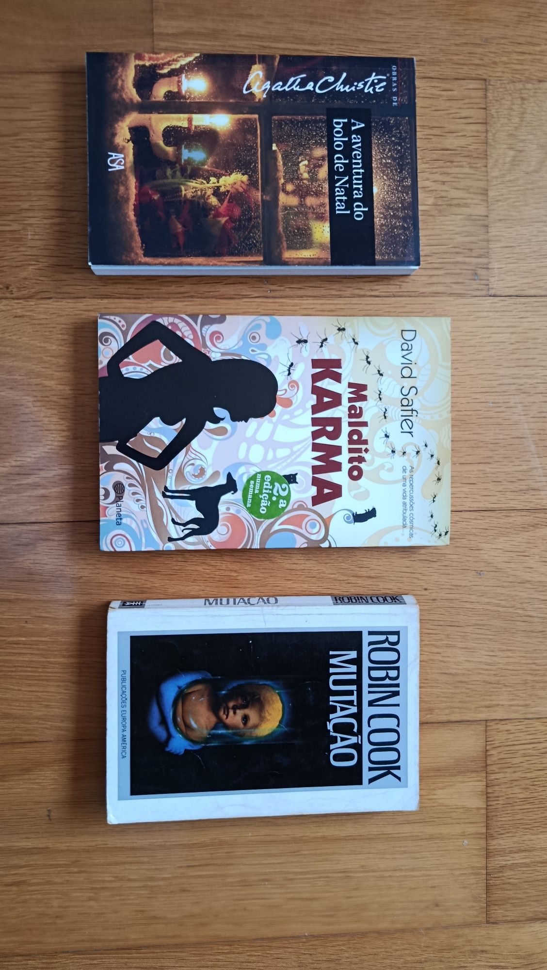 Livros variados em ótimo estado