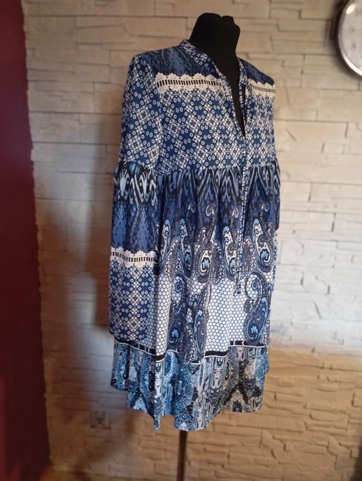 Piękna letnia sukienka rozmiar 44
Brak metki 
Proszę się sugerować wym