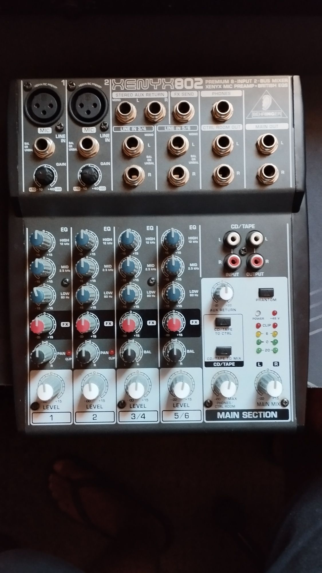 Beringher Xenyx 802
