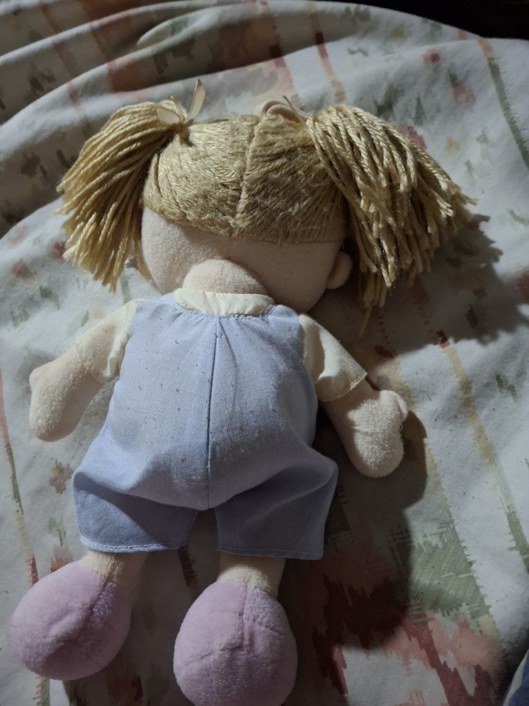 Boneca de pelúcia