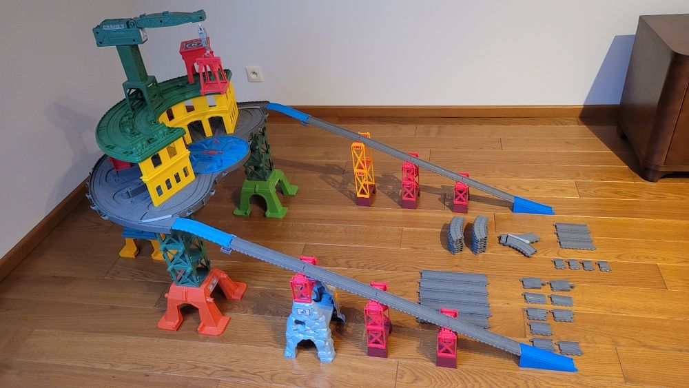 Tomek i Przyjaciele Super Stacja FGR22 + dodatkowe pojazdy i tory