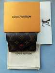 Louis Vuitton Victorine Mały portfel Róża czerwona przycisk