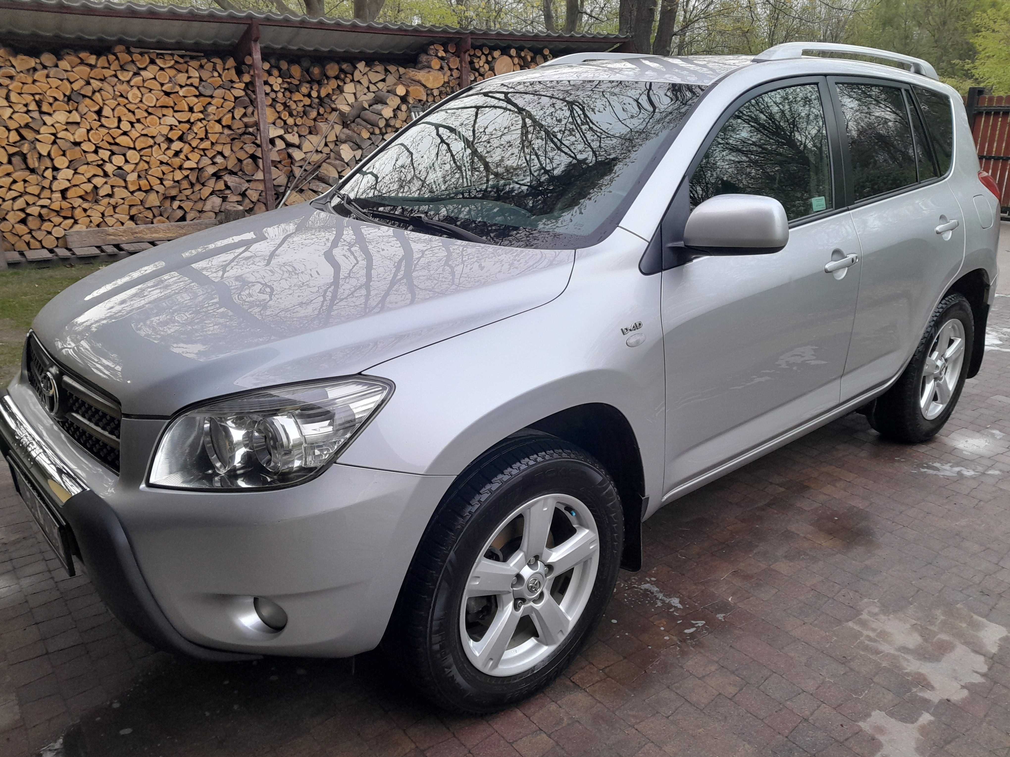 Toyota RAV4, salon polska, 2-właściciel, najbogatsza wersja