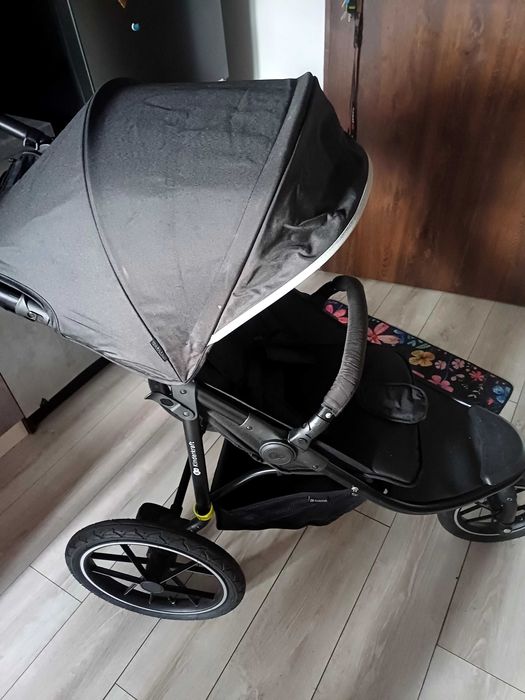 Wózek spacerowy 
Kinderkraft Helsi Czarny