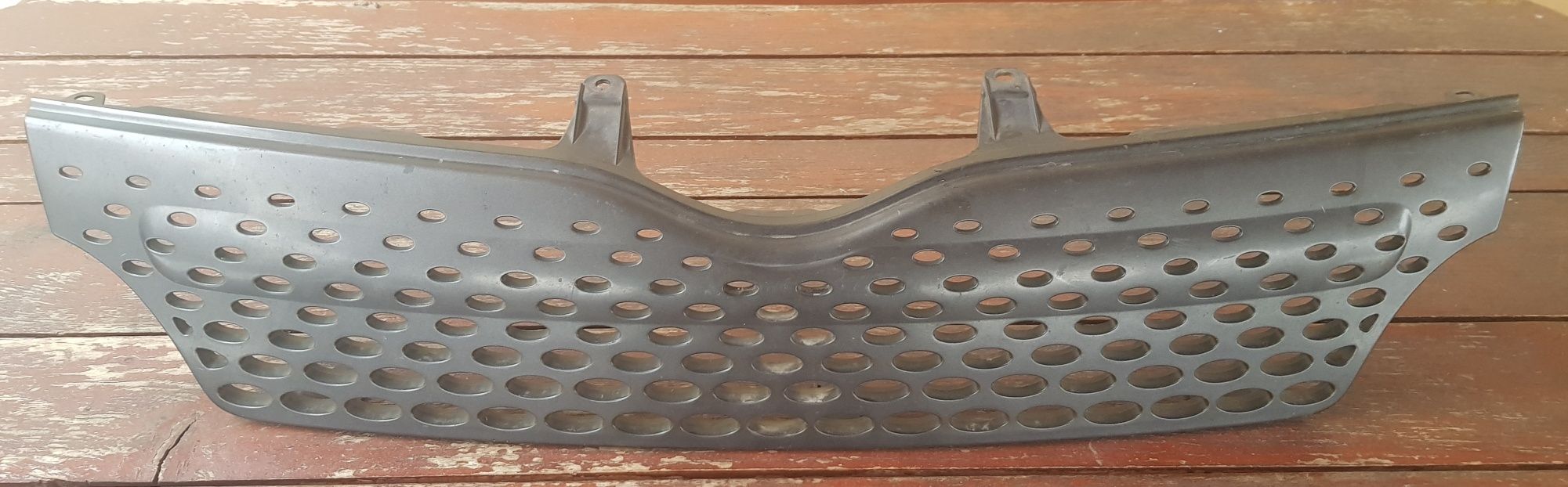 Toyota Yaris Verso Grill (98-04) stan BDB