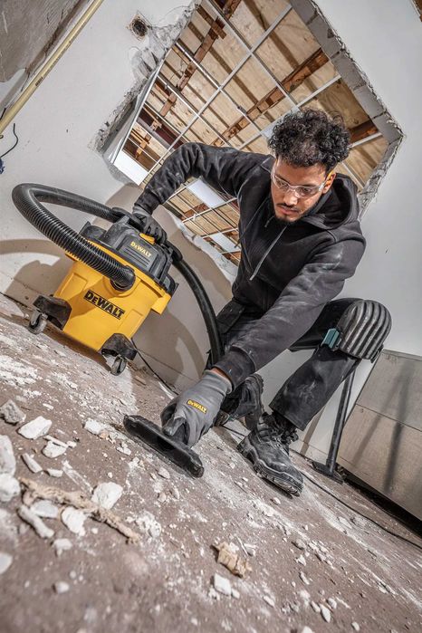 DeWALT DXV20P Пилосос мережевий будiвельний 220v