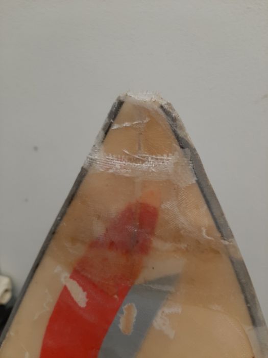 Prancha de surf danificada