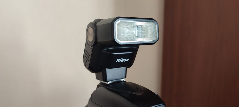 Вспышка Nikon Speedlight SB-300