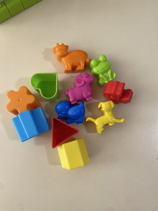 Іграшка сортер Hola бізіборд будинок