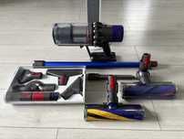 Dyson V10 w dużym zestawie,  nowa bateria 61 minut pracy, optic laser