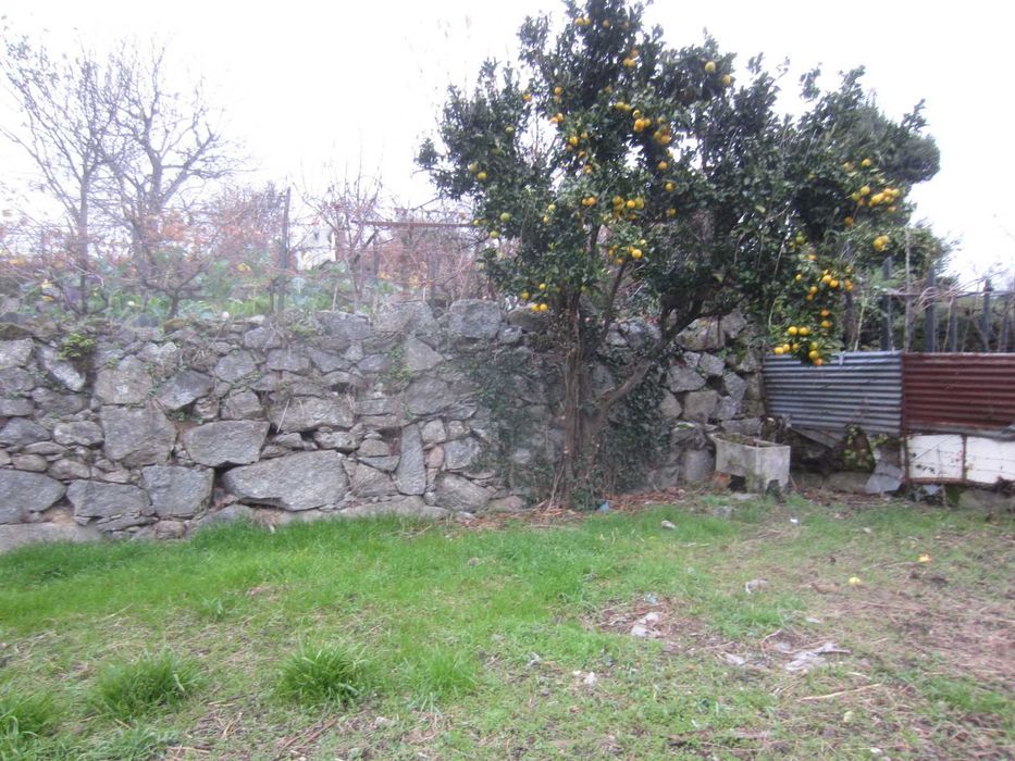 Moradias independentes para  venda na Rua Fafel, 122