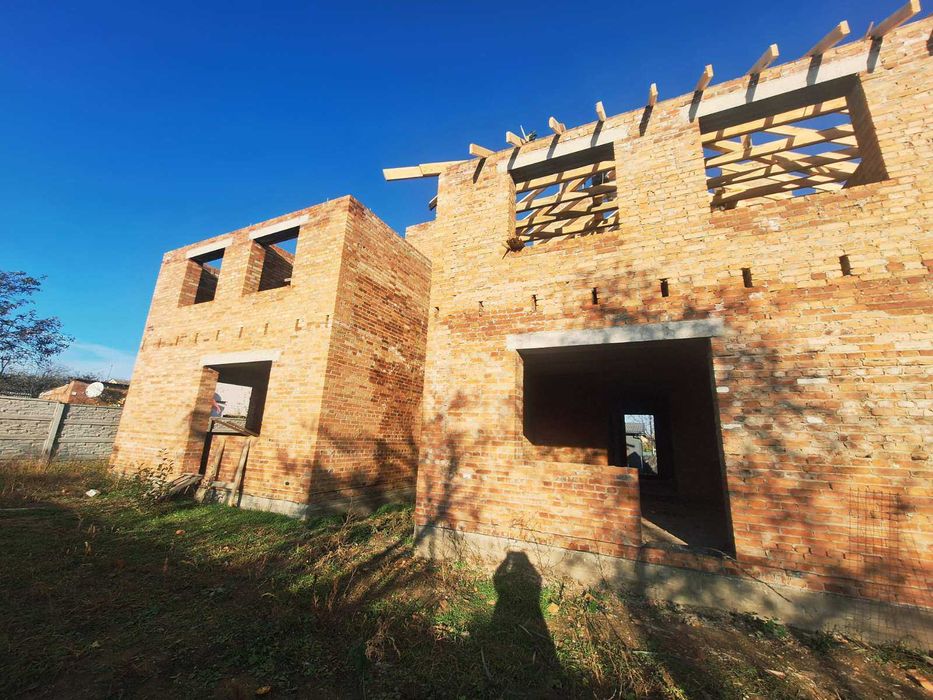 (5) Продаж житлово-комерційного комплексу 6910