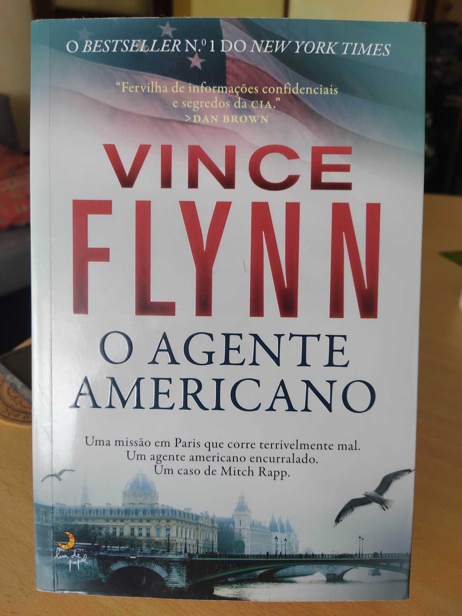 Livro “O agente americano”