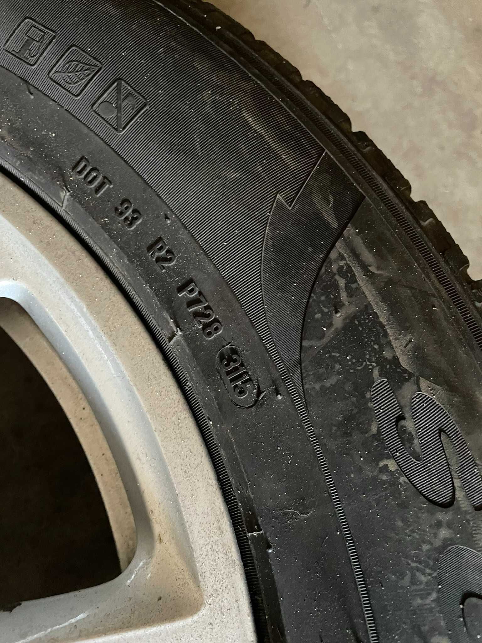 Alufelgi 17" Audi Q5, Volkswagen z oponami zimowymi Pirelli.