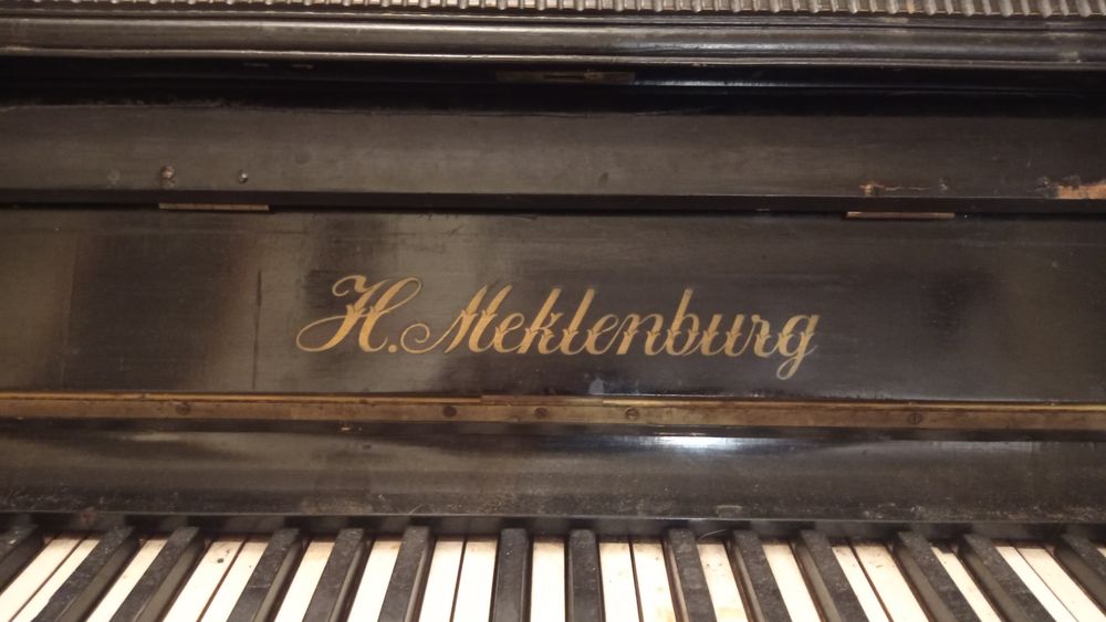 Піаніно Mecklenburg