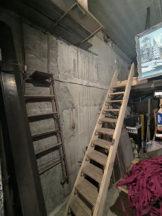 Продам шикарний , просторий гараж в ЖК "Львівський" , південно-захід