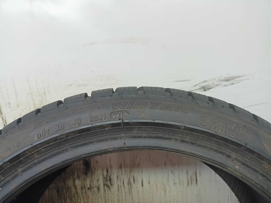 Pirelli SottoZero 3 225/40/18 2017r. 92H 7,5mm (3296)