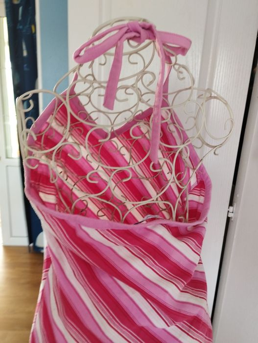 Vende se 2 vestidos por 2€ cada