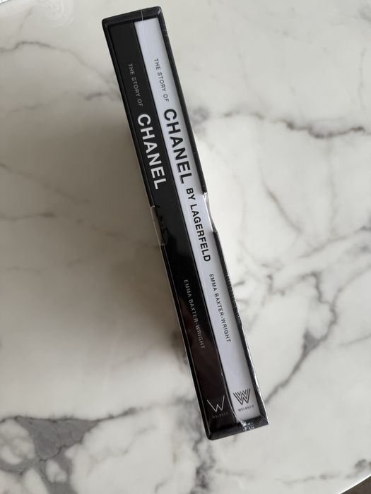 Book livros coffe table book designer The story of Chanel Karl