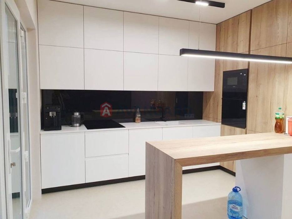 Продам современный дом. Новоалександровка