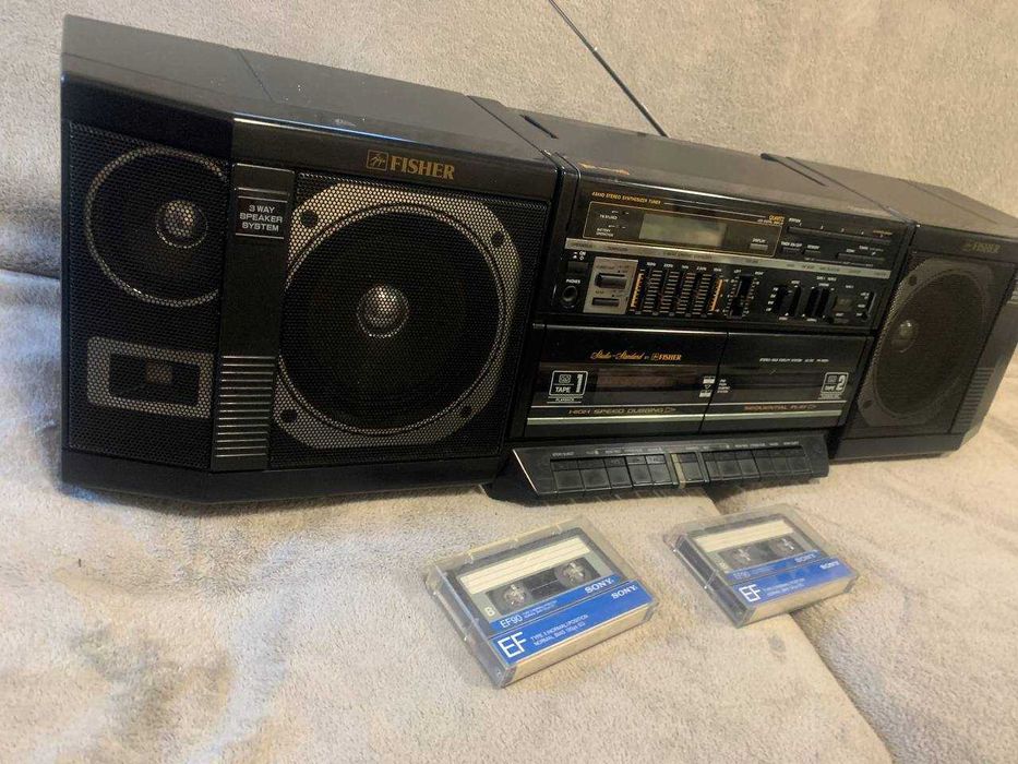 продам магнитолу . FISHER