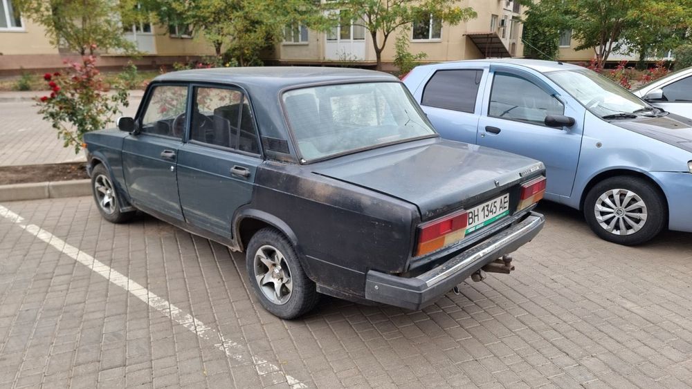 Автомобіль Ваз 2107