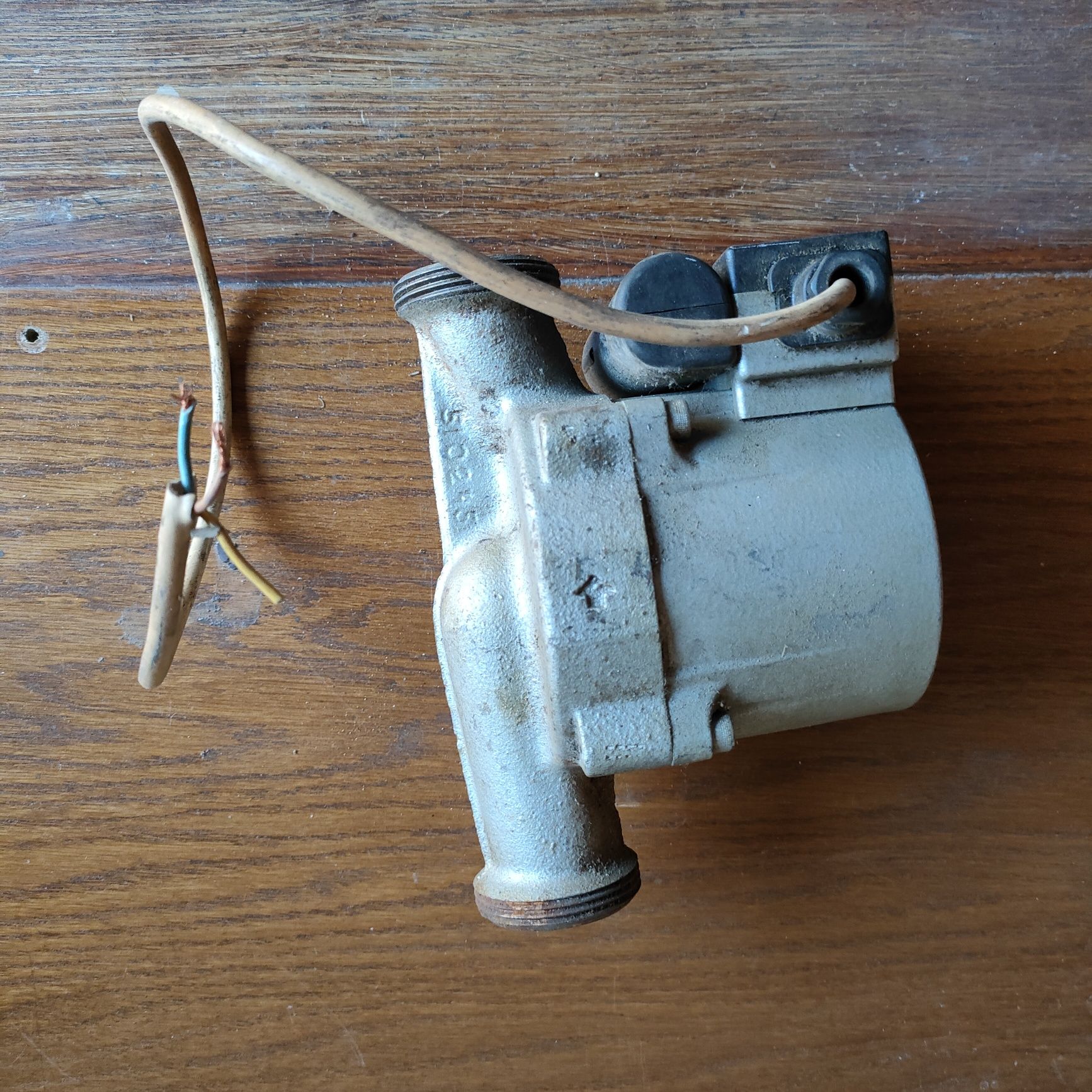 Pompa obiegowa Junkers D933 UPS 20-35