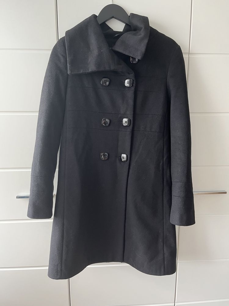 Czarny płaszcz na jesień dla kobiet rozmiar M