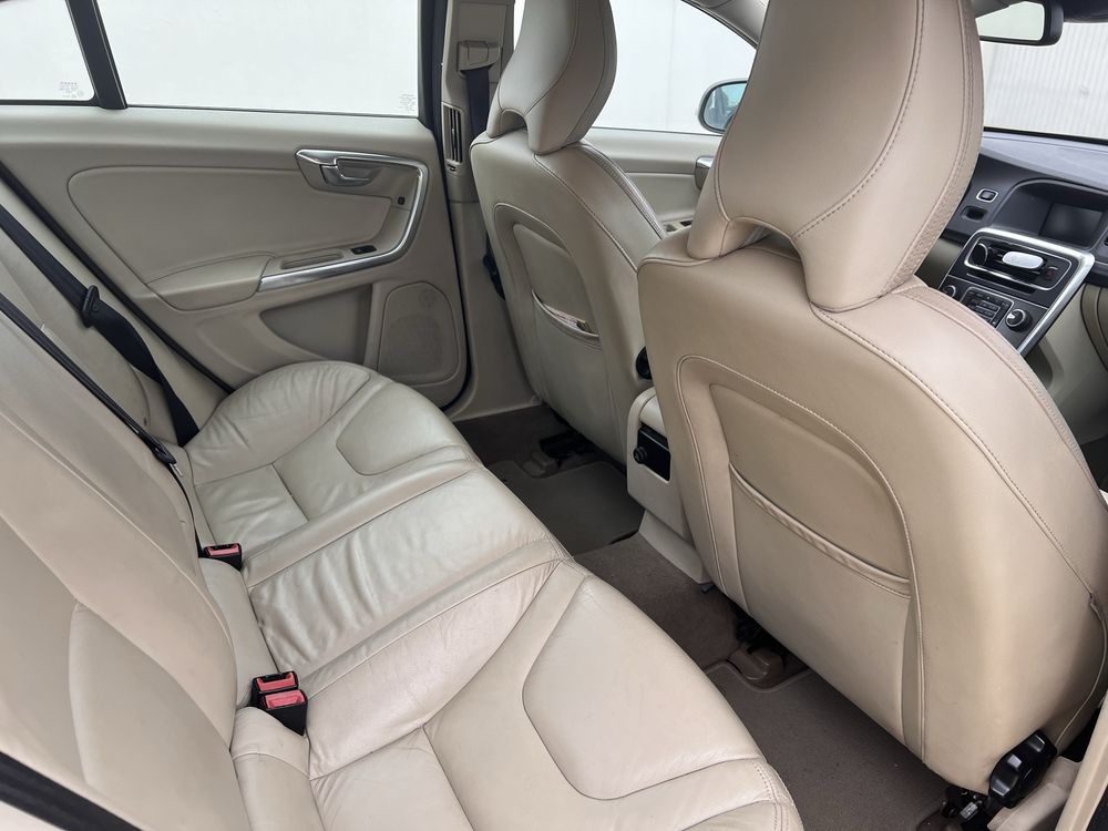 Volvo S60 2012 / 220.000km