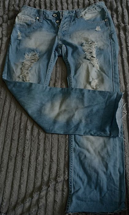 Джинси в чудовому стані, жіночі