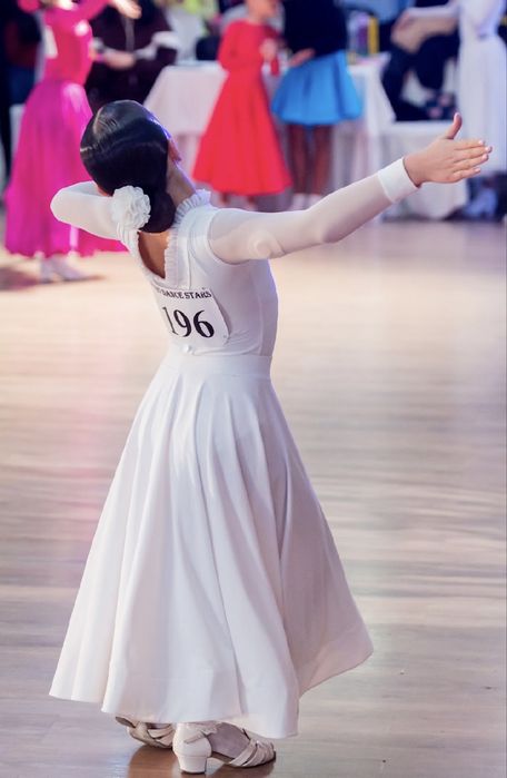 Продам платье с двумя юбками фирми FD