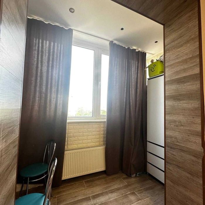 (13) Продам сучасну квартиру з індивідуальним газовим опаленням