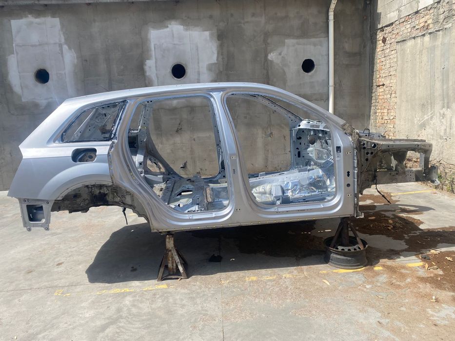 Кузов Четверть Лонжерон бочина Audi Q7 4M Ауді Кю7 4М Ауди Ку Кю