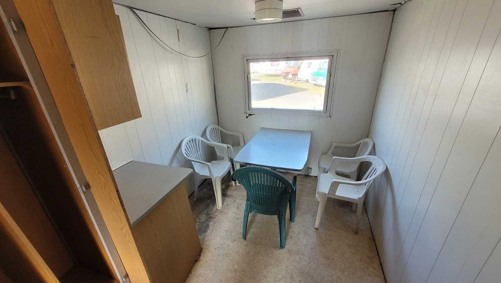 PRZYCZEPA SOCJALNA!  Idealna na budowę Magazyn Szatnia! Transport