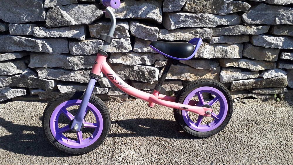 Rowerek biegowy dla dziewczynki