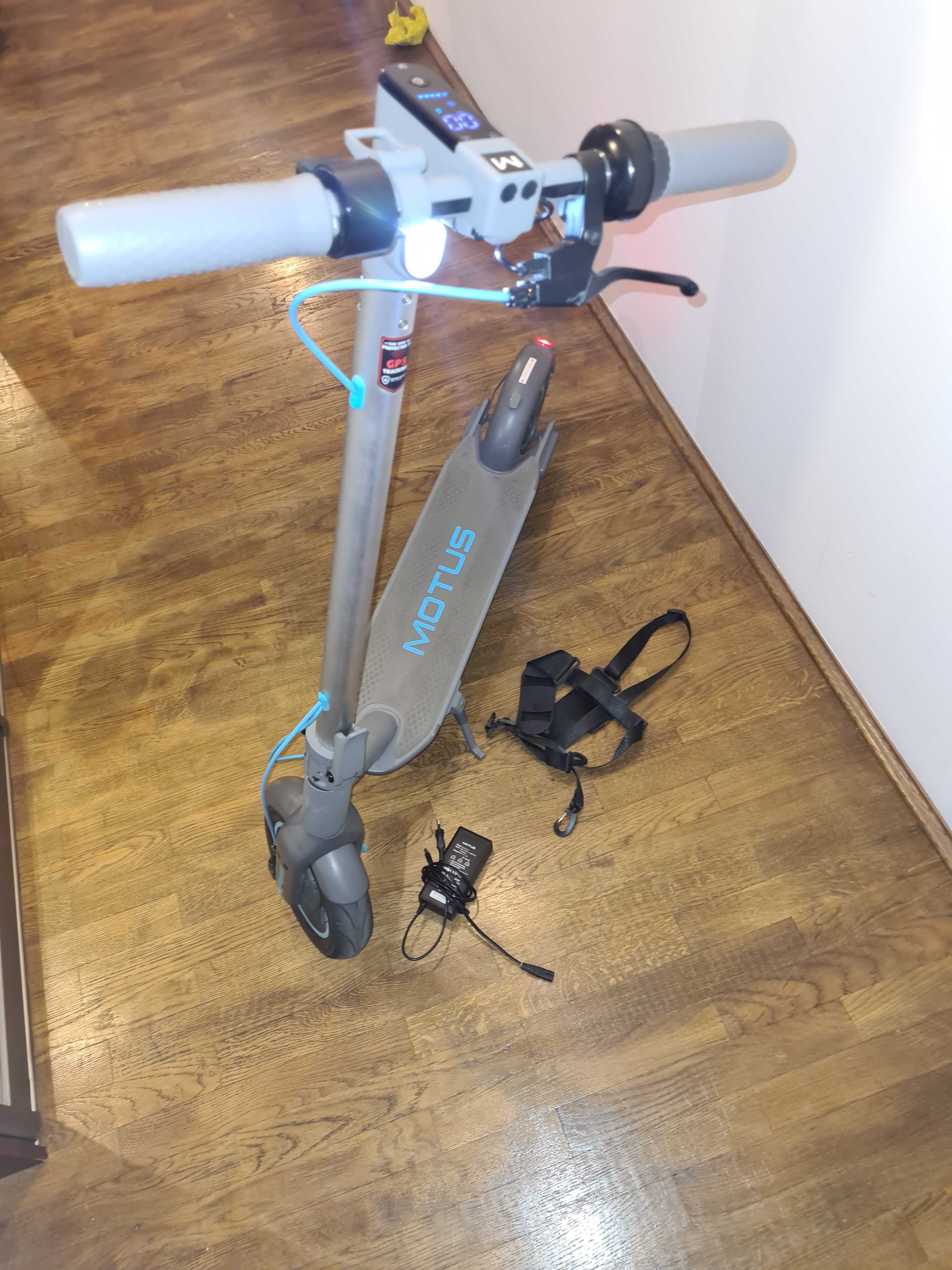 Hulajnoga elektryczna Motus Scooty 10 2022