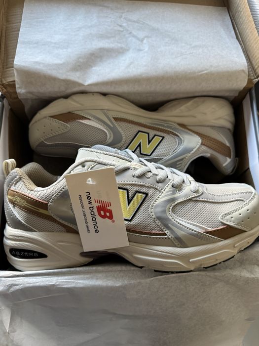New Balance 530.