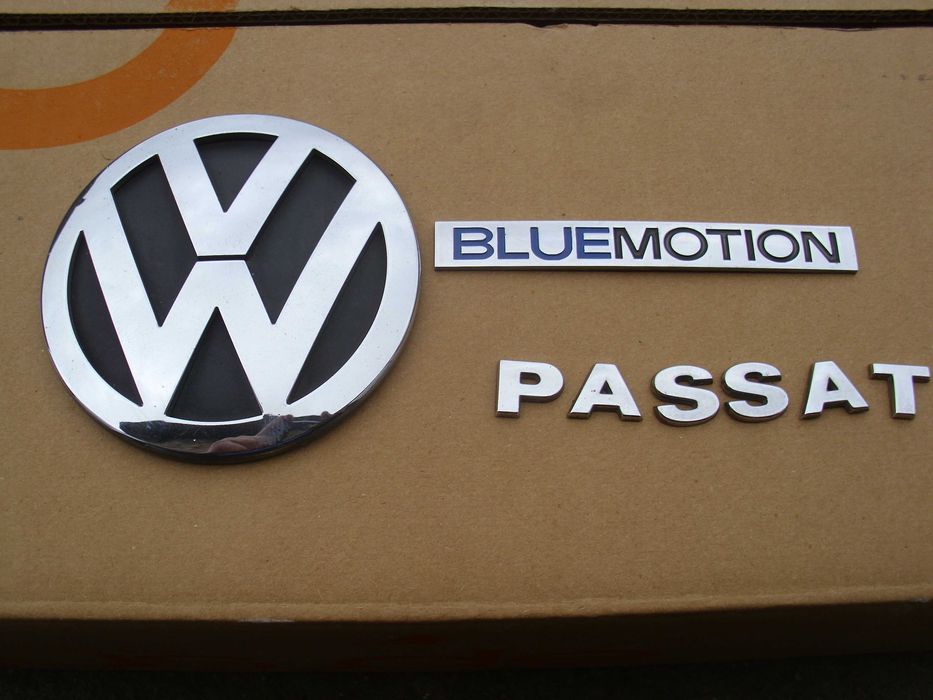 Znaczek emblemat klapy tył VW Passat B 6 KOMBI