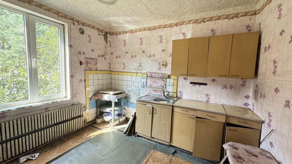 сдам пустую, под ремонт  2к кв на левом берегу