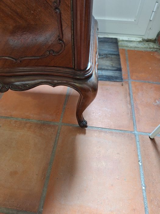 Conjunto de mesas de cabeceira antigas