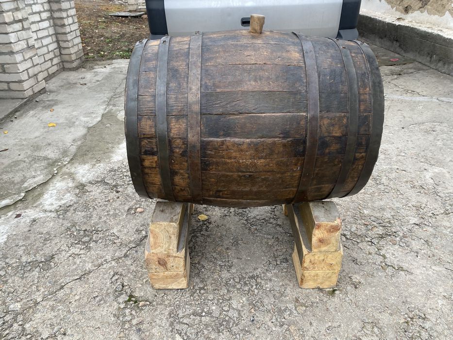 Дубова бочка для вина 170л.