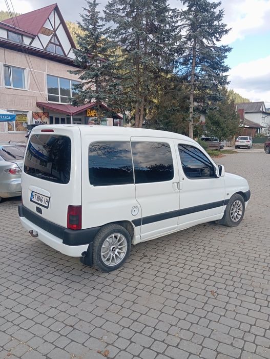 Пежо партнер пасажир