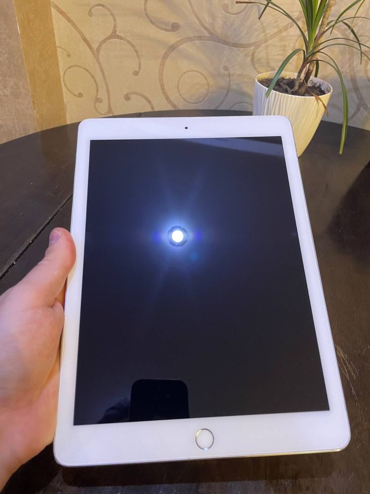 Apple iPad Air 2 64Gb Wi-Fi Silver.