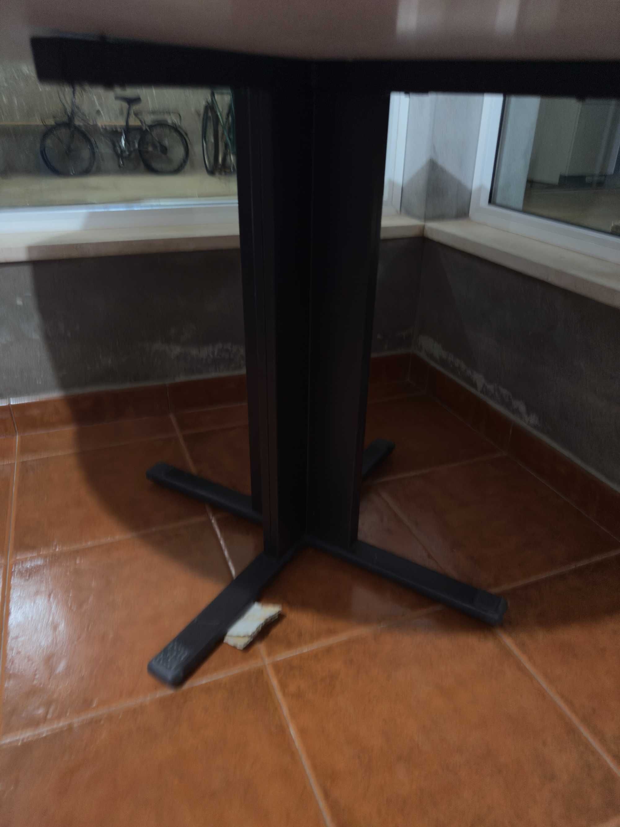 Mesa de escritório de tampo redondo