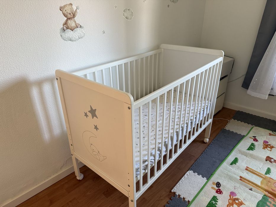 Cama de bebé Bambino + colchão e 3 lençóis (bom estado)